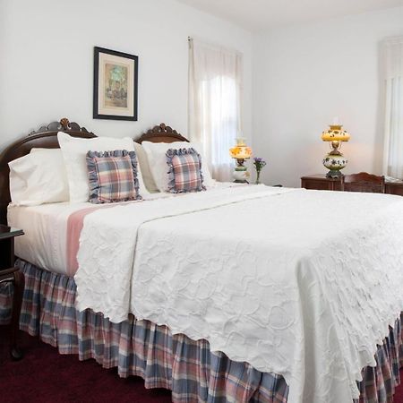 Palmer House Inn Фалмът Екстериор снимка