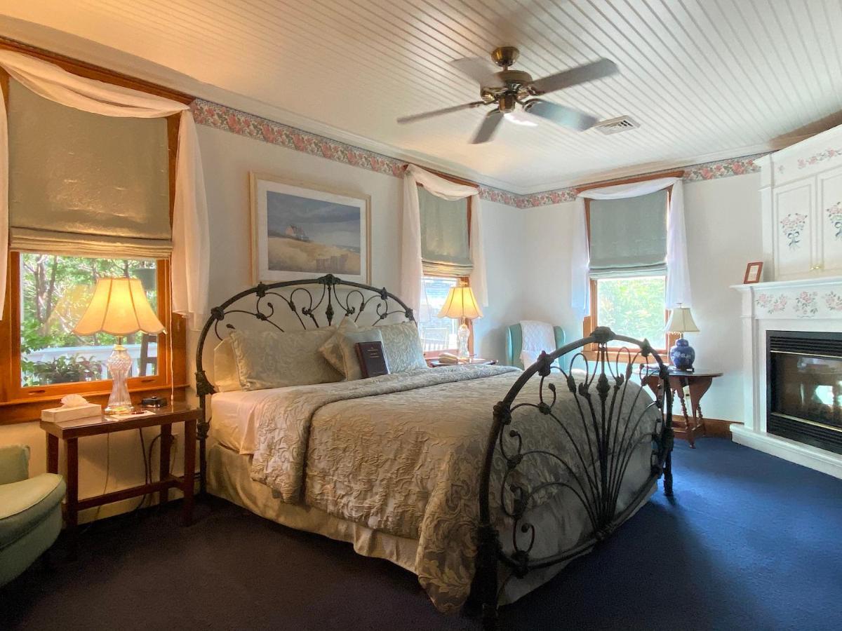 Palmer House Inn Фалмът Екстериор снимка
