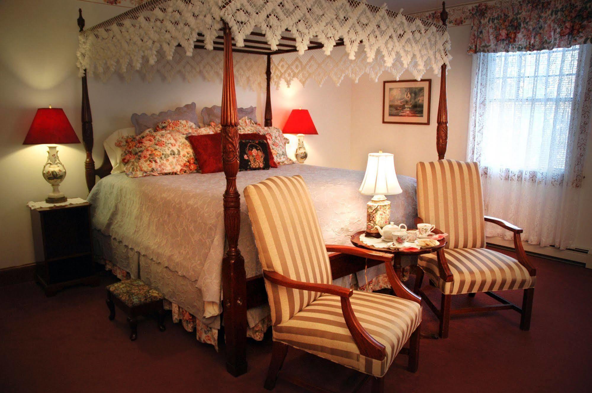 Palmer House Inn Фалмът Екстериор снимка