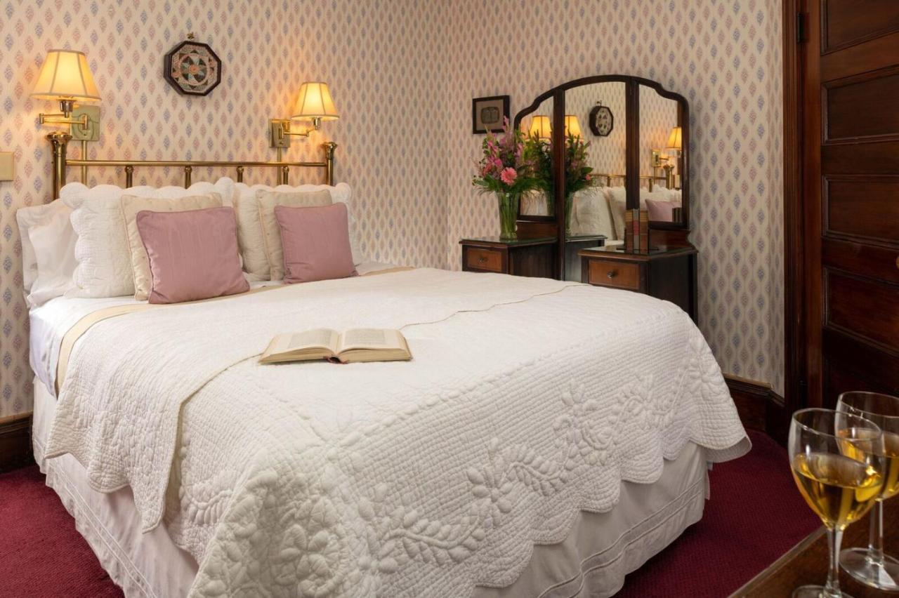 Palmer House Inn Фалмът Екстериор снимка