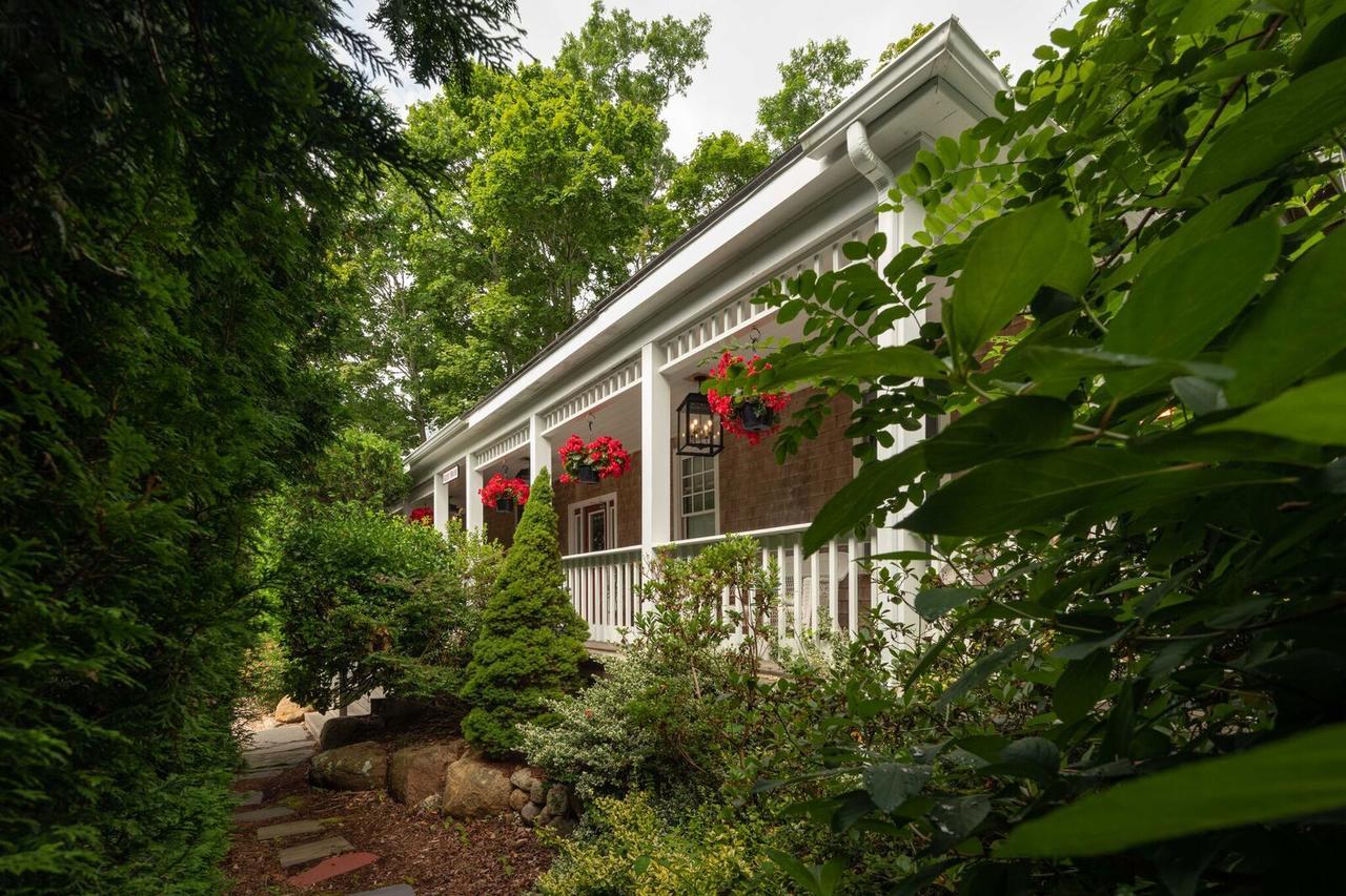 Palmer House Inn Фалмът Екстериор снимка