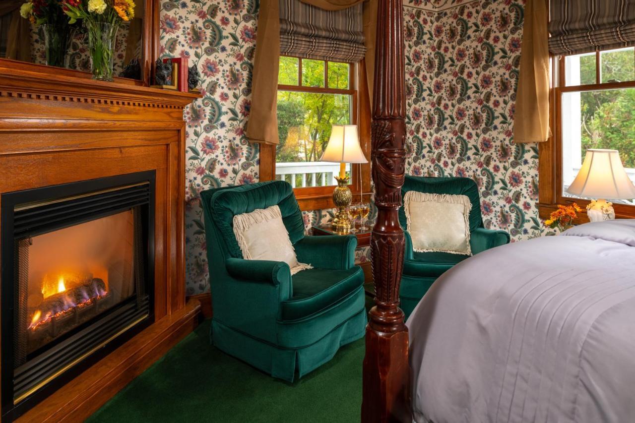 Palmer House Inn Фалмът Екстериор снимка